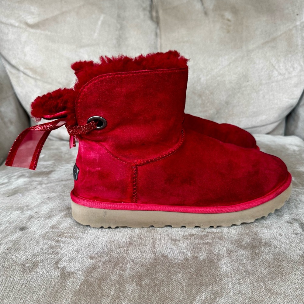 UGGS Australia Women's Sz 9 Boots Mini Bailey Bow Red Suede Lining Ankle Boot - Picture 5 of 9